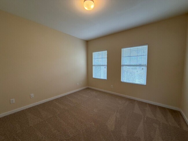 Foto del edificio - 1328 Shaw Ave