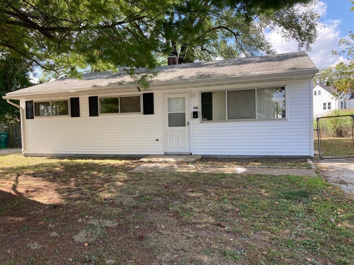 1600 Parklane Dr, Cahokia Heights, IL 62206 House Rental in Cahokia