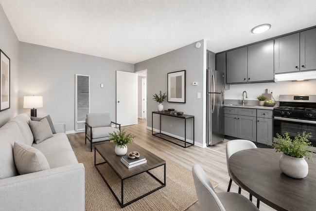 Building Photo - Townhouse Artesia
