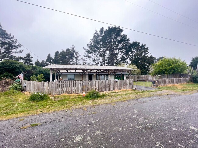 Foto del edificio - This 2 Bedroom, 1 Bathroom, Pet-friendly H...