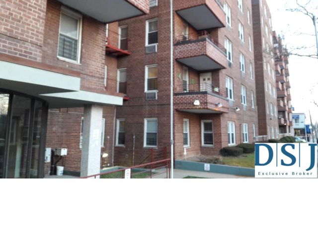 Foto principal - 8625 Van Wyck Expy