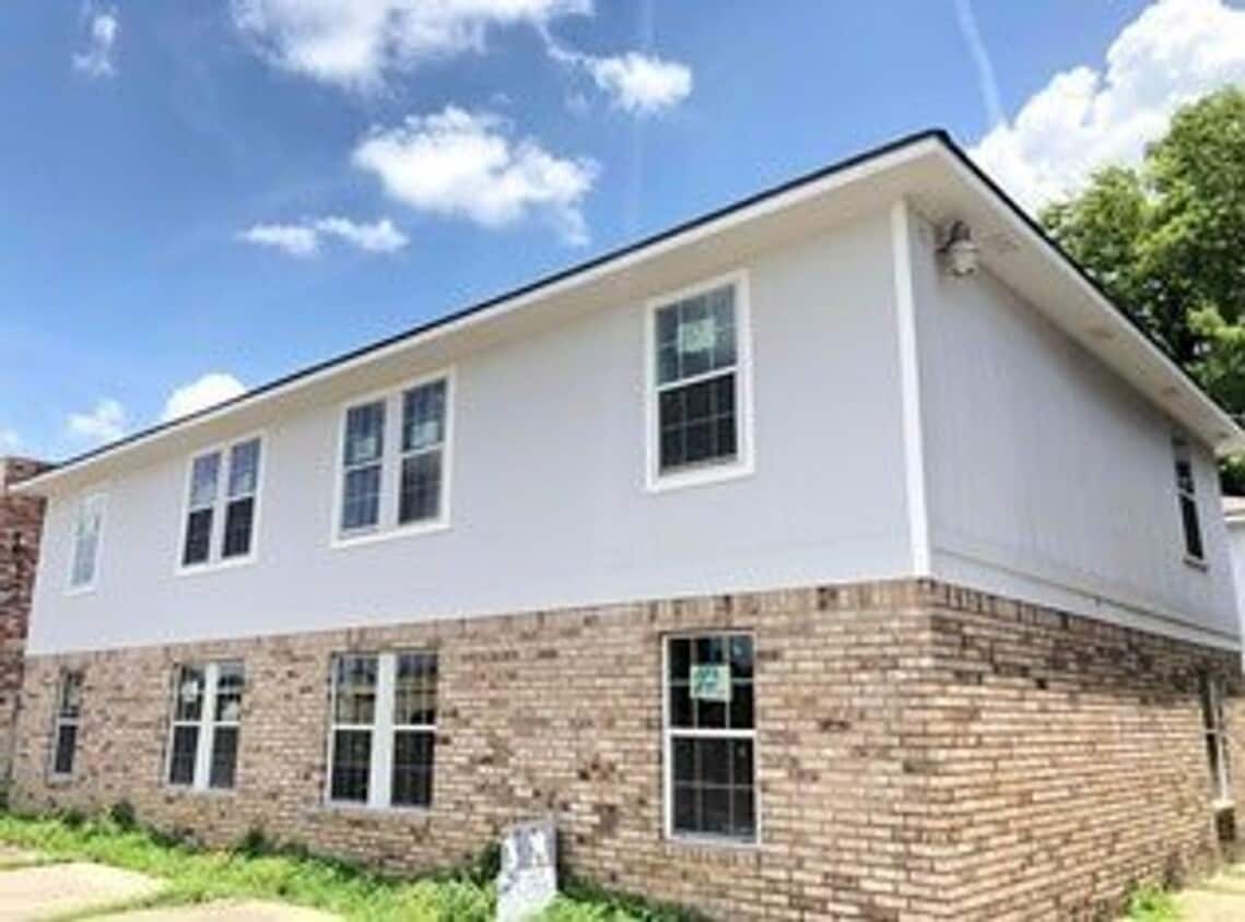 Photo - 644 N. Donmoor Apt. 4