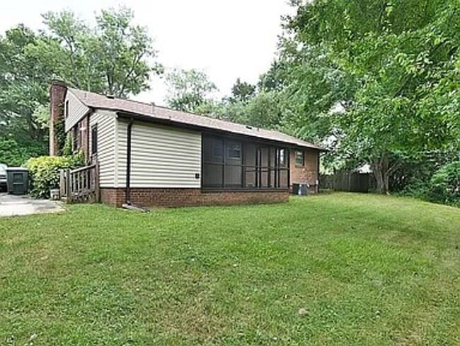 Photo - Discover the perfect blend of comfort and ... House