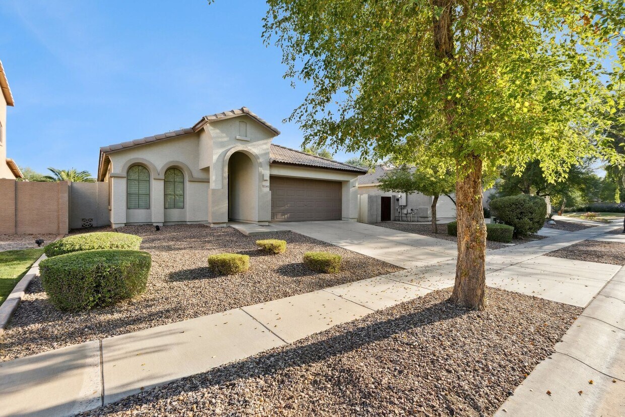 Primary Photo - 3 Bed, 2 Bath Home in Power Ranch Subdivis...