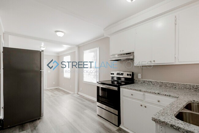 Building Photo - 1992 Knightsbridge Rd