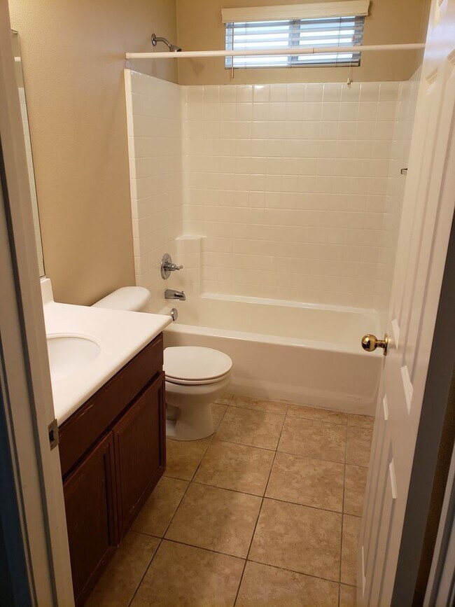 Foto del edificio - 4 Bedroom 2.75 Bathroom House