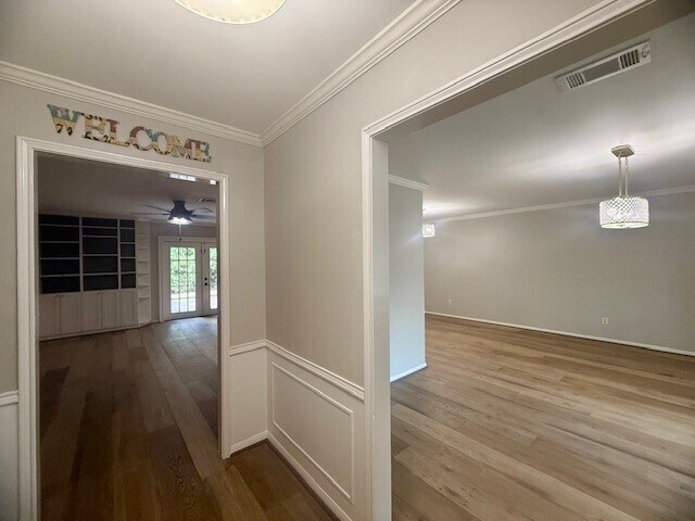 Foto del edificio - 5019 Oak Forest Dr
