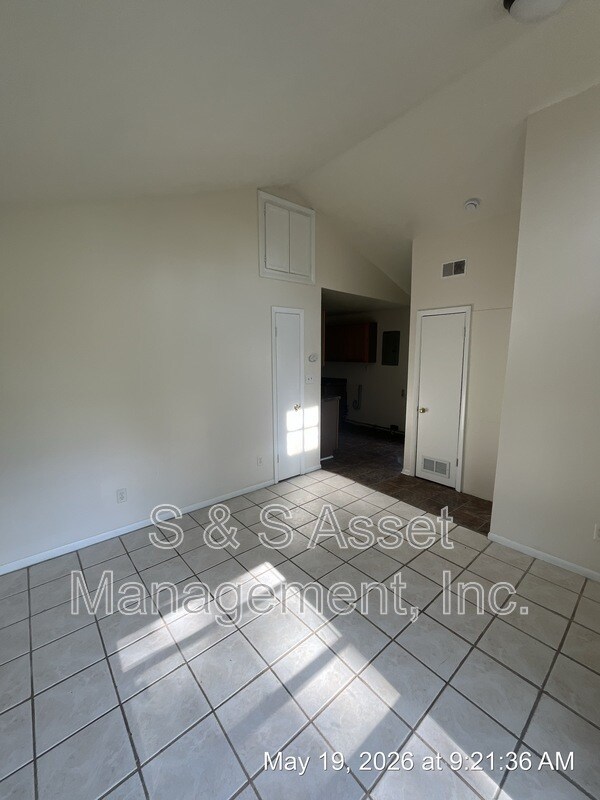 Foto del edificio - 324 S Magnolia Ave