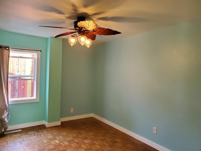 Building Photo - 100 Commercial St