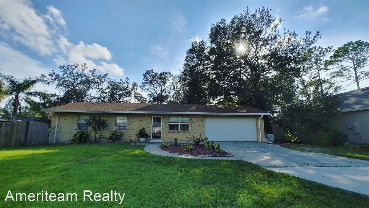 Primary Photo - 3 br, 2 bath House - 1287 Howland Boulevard
