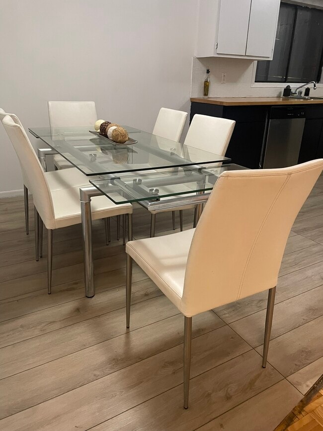 Photo du bâtiment - 8902 Rue Verville