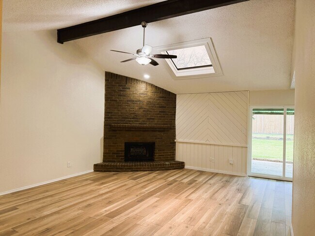 Foto del edificio - Awesome Freshly Renovated Arlington Home