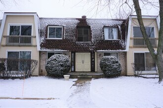 Building Photo - 2920 Roberts Dr