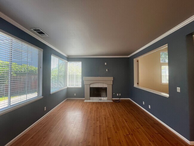 Photo - Newark Home is in perfect area for commuti...