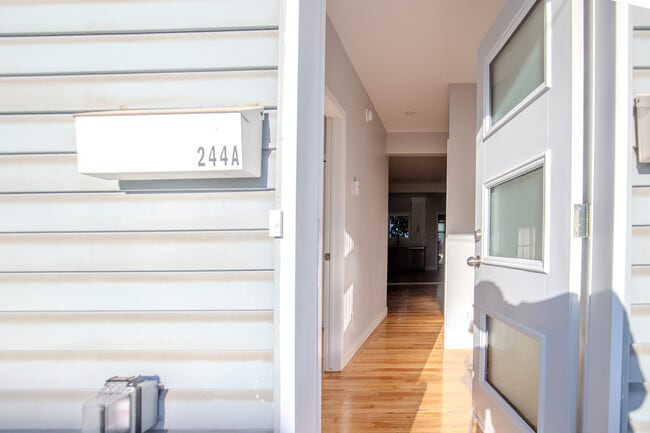 Photo du bâtiment - Newly renovated 2-bedroom apartment in Hull