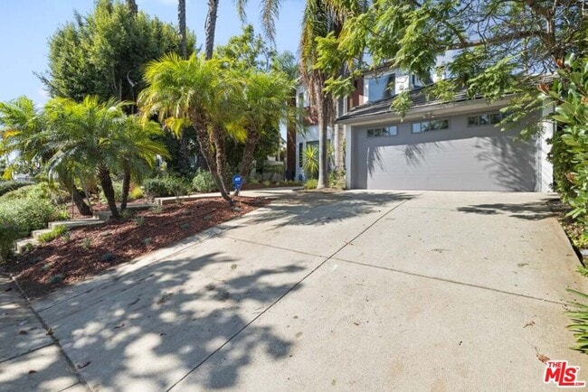 Building Photo - 10453 Holman Ave