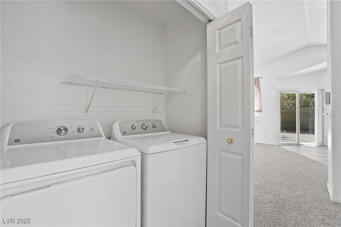 Foto del edificio - 8473 Birthstone Ave