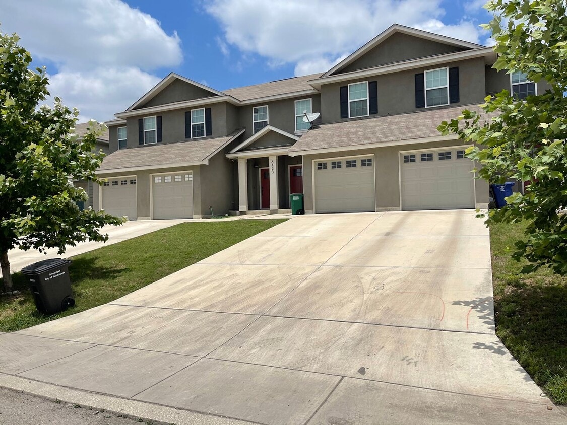 Primary Photo - Townhome for rent
