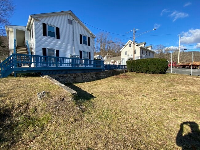 Building Photo - 54 Bridge St