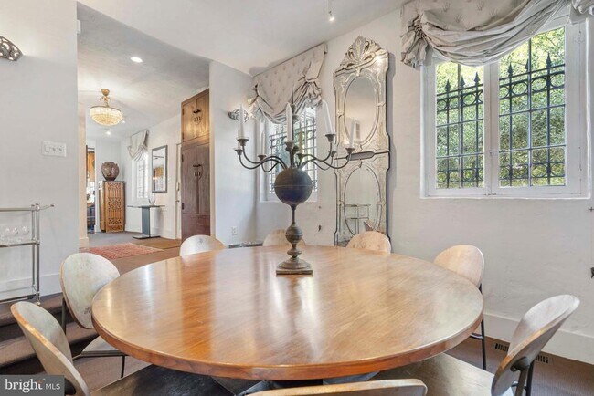 Foto del edificio - 3426 Prospect St NW