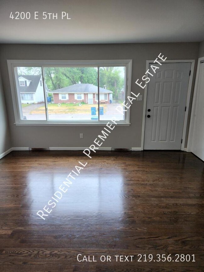 Foto del edificio - 4200 E 5th Pl