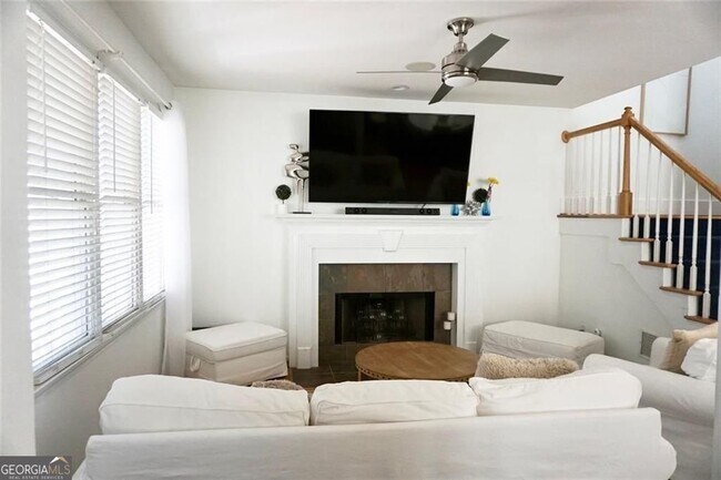 Foto del edificio - 85 Hammock Pl SE