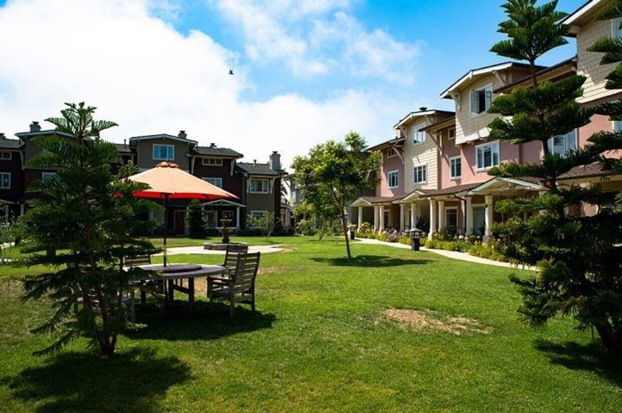 Foto del edificio - 1227 Lavender Ct