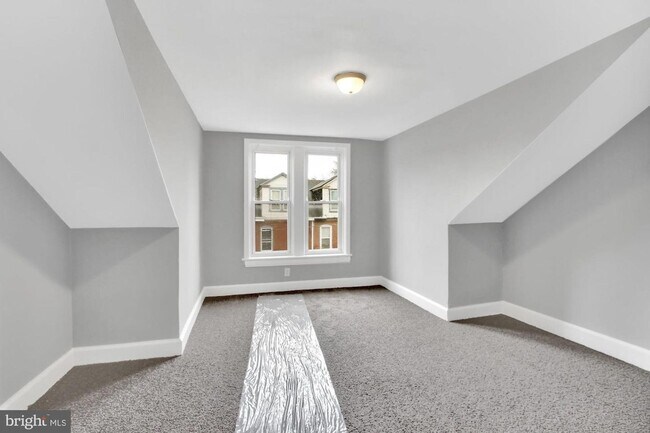 Foto del edificio - Coming Soon - Spacious 4-Bedroom Home in U...