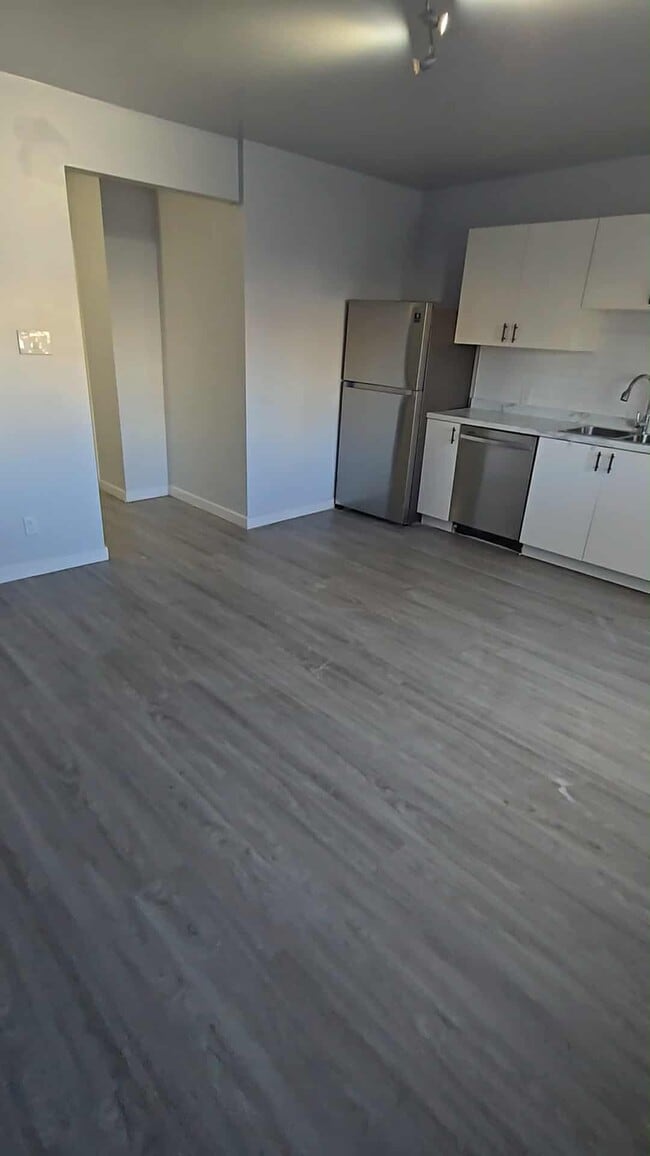 Building Photo - 786 Toronto St