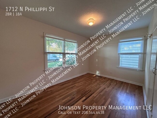 Building Photo - 1712 N Phillippi St