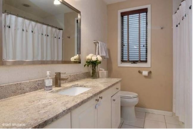 Guest Bathroom - 1845 N Sheffield Ave