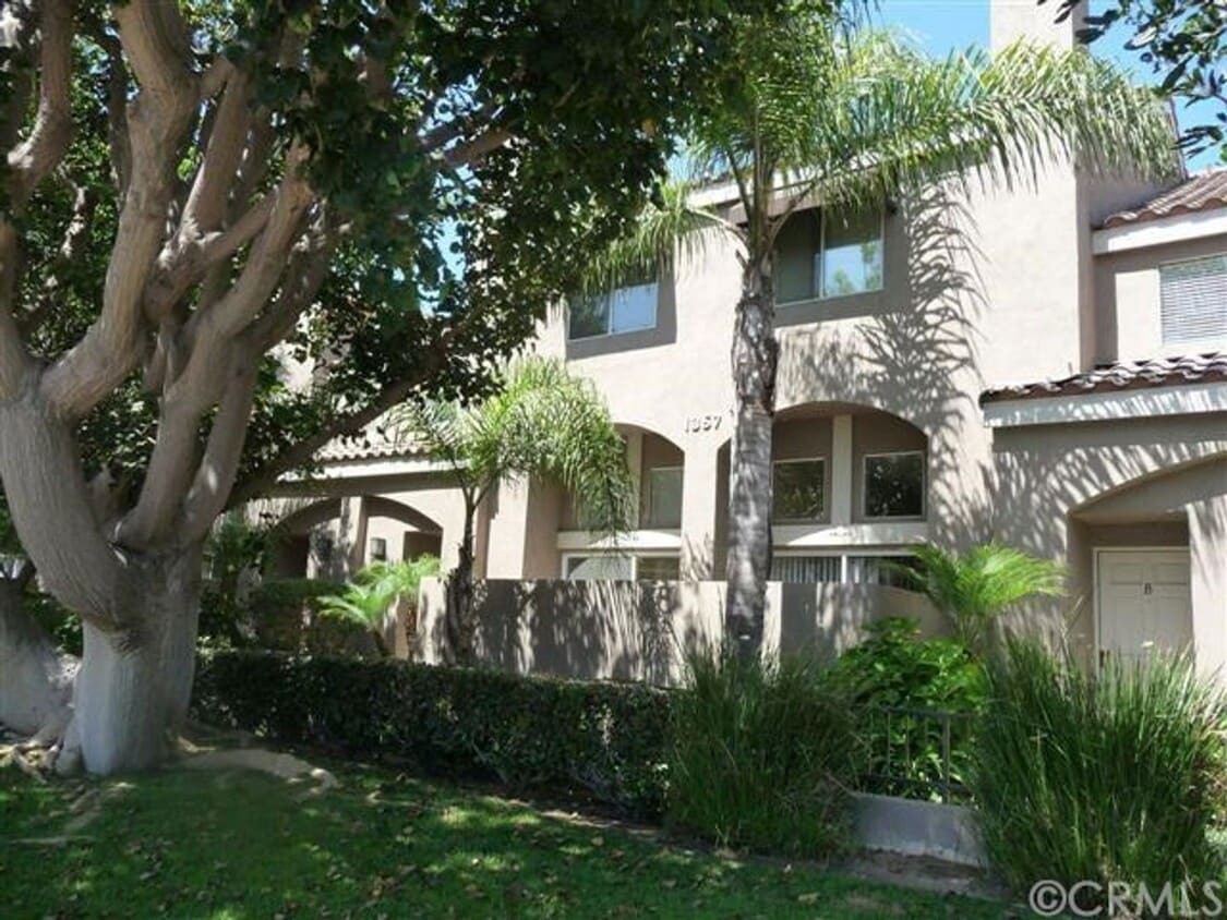 Awesome Townhouse in El Segundo w/Laundry in Unit, Garage and Pool - Awesome Townhouse in El Segundo w/Laundry in Unit, Garage and Pool