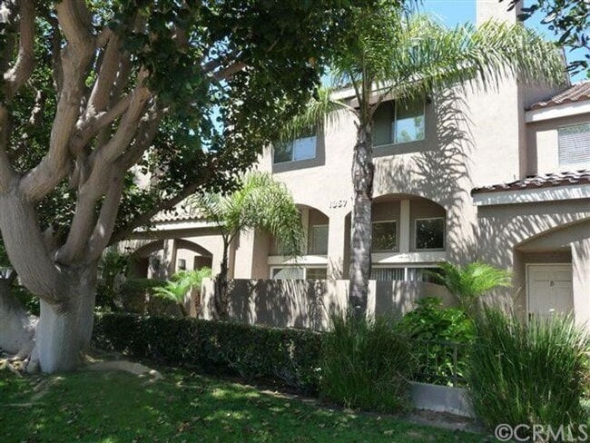 Awesome Townhouse in El Segundo w/Laundry in Unit, Garage and Pool - Awesome Townhouse in El Segundo w/Laundry in Unit, Garage and Pool