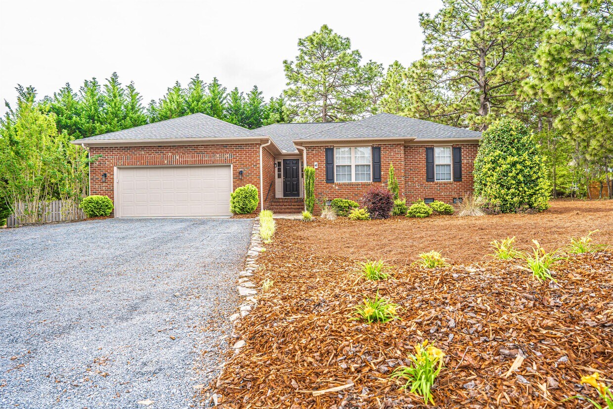 Primary Photo - 4 Wingate Ct