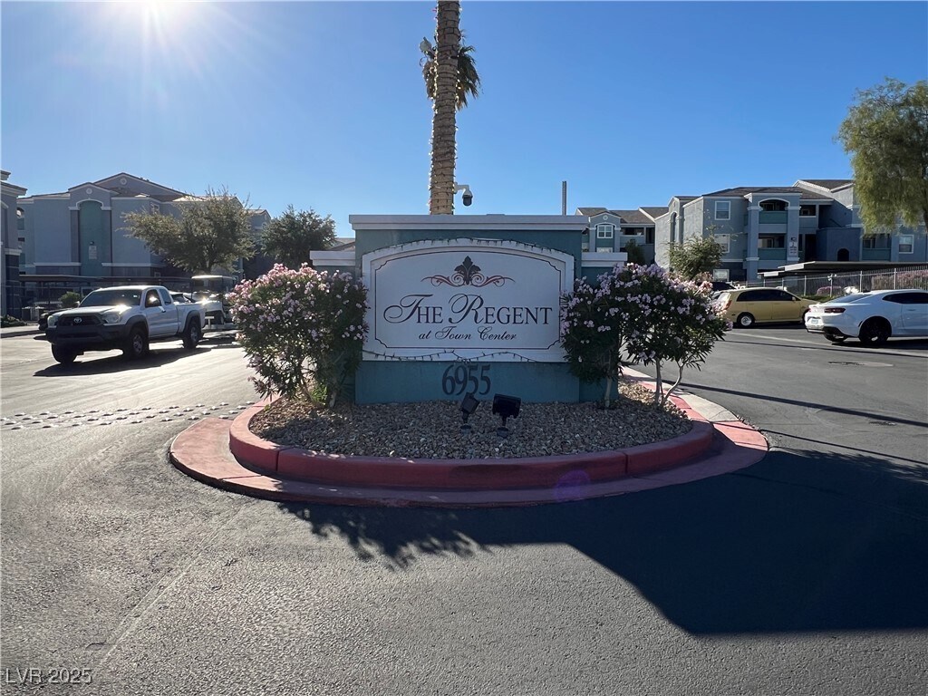 Primary Photo - 6955 N Durango Dr