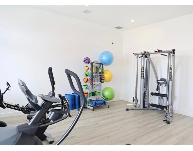 Foto del edificio - 2041 N 4040 W