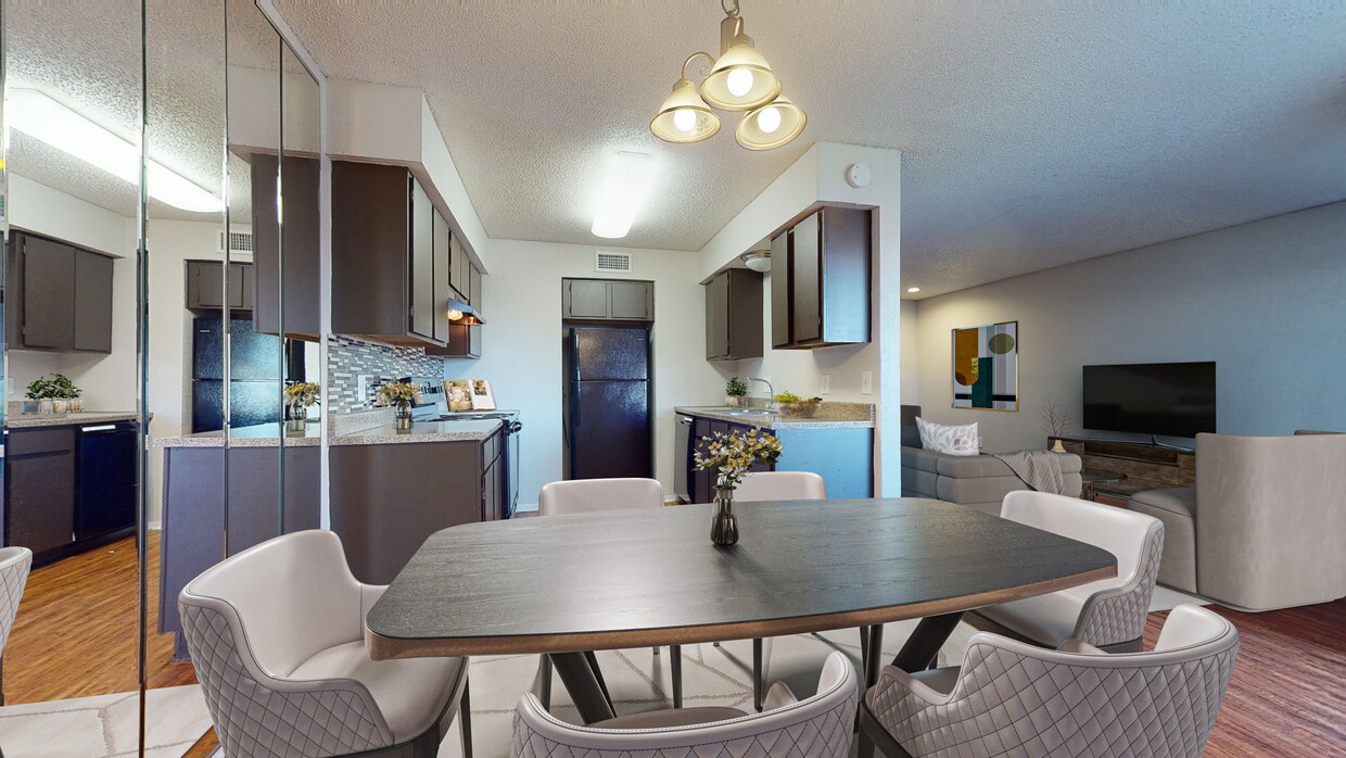 Foto principal - Hulen Gardens Apartments