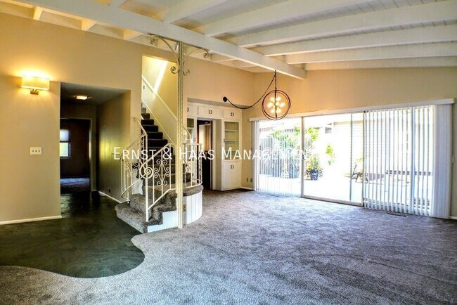 Building Photo - 3700 Weston Pl