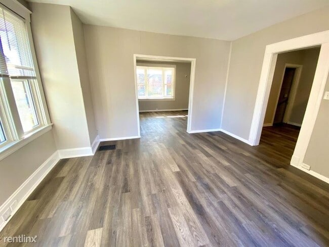 Building Photo - 3 br, 1 bath House - 24 Parkwood Pl