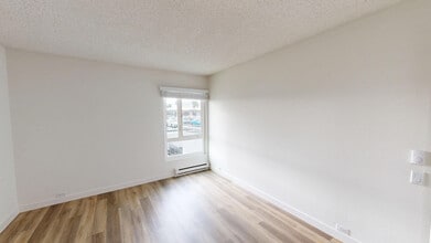 Interior Photo - Eight 80 Newport Beach