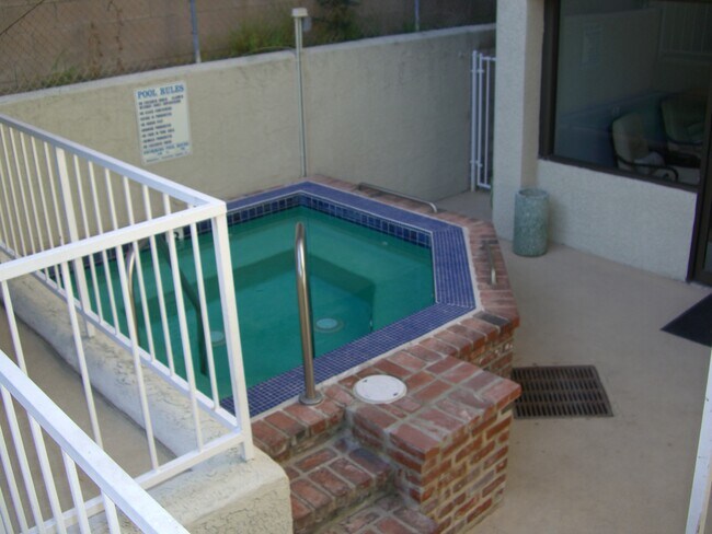 Foto del edificio - 4558 Willis Ave