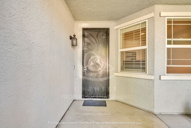 Foto del edificio - 3 bdrm 2 bth, East Lincoln large backyard