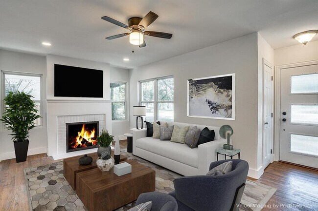 Foto del edificio - 1306 Mountain Lake Rd