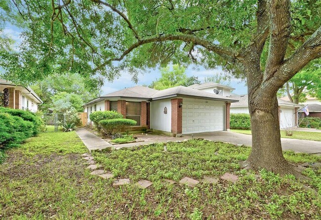 Building Photo - 8145 Huddleston Ln