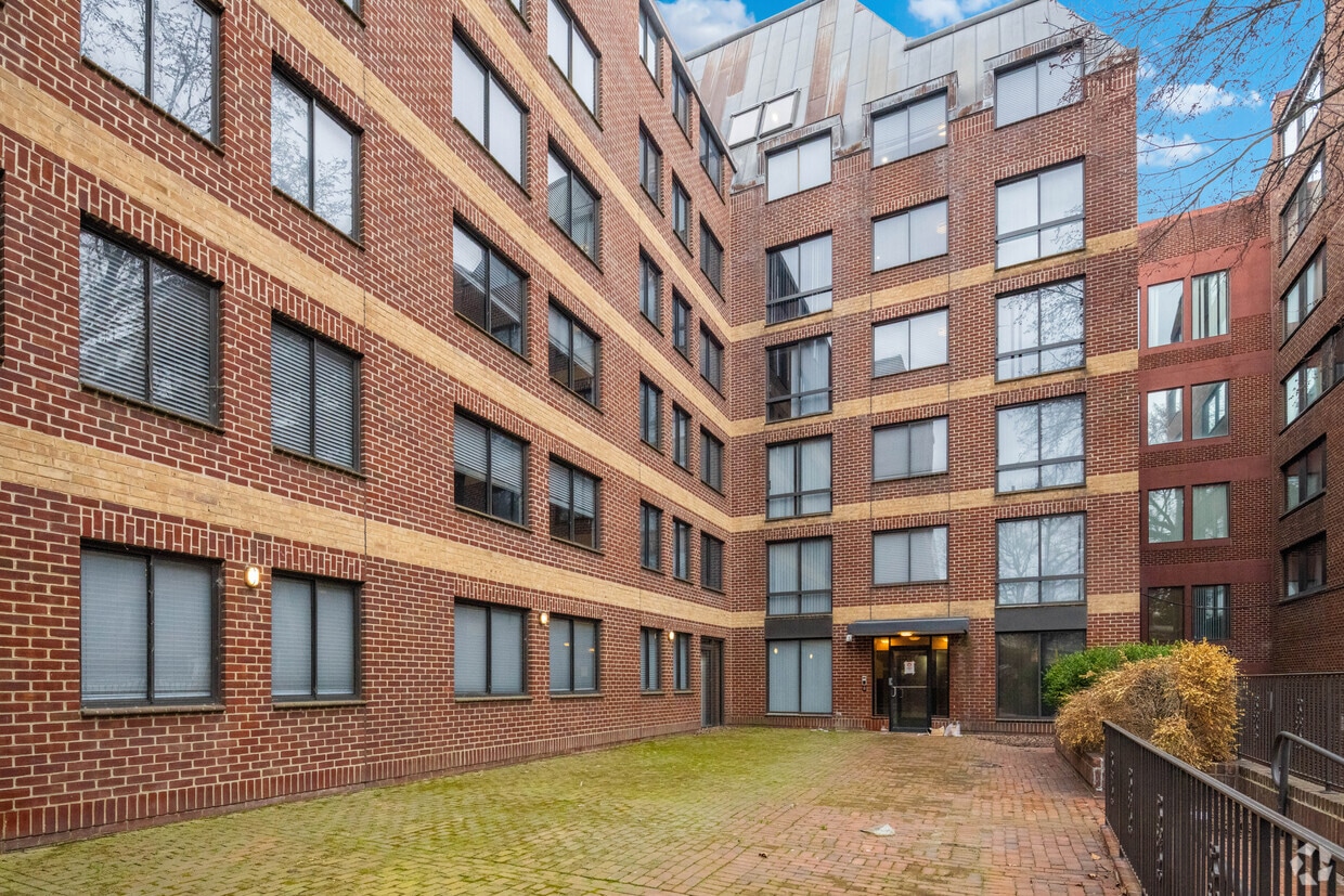 1000 29th St NW - The Ledger