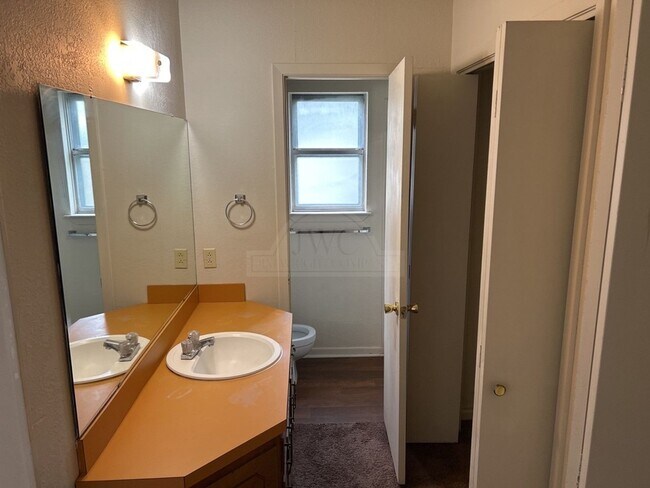 Building Photo - 2103 Omega Cir