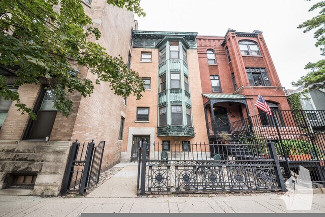 Foto del edificio - 354 W Dickens Ave
