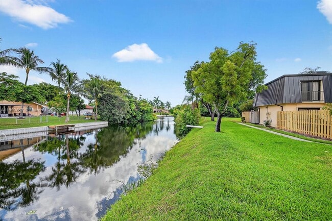 Building Photo - 2368 Waterside Dr