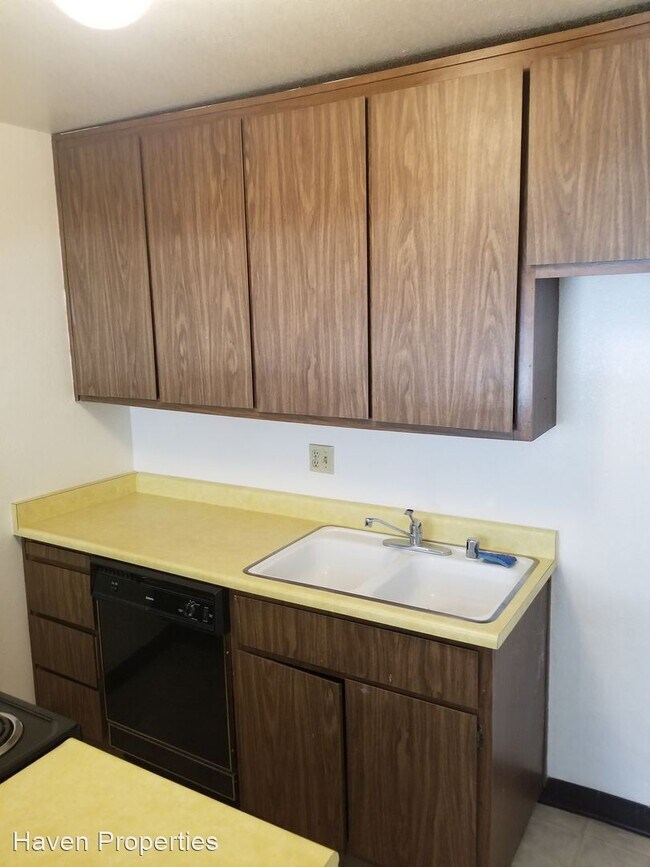 Building Photo - 955-957 Woodshire Way