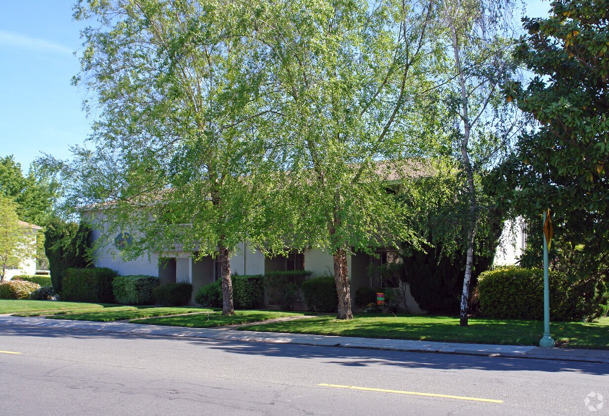 Building Photo - 5496 Carlson Dr